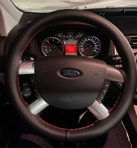 DİKİŞLİ DİREKSİYON KILIFI NOKTALI DERİ KIRMIZI DİKİŞLİ FO.R.D CONNECT FOCUS BU DİREKSİYON İÇİN ürün görseli