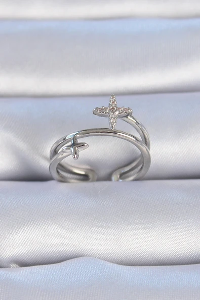 Pirinç Gümüş Renk Zirkon Taşlı Yıldız Model Kadın Yüzük ürün görseli