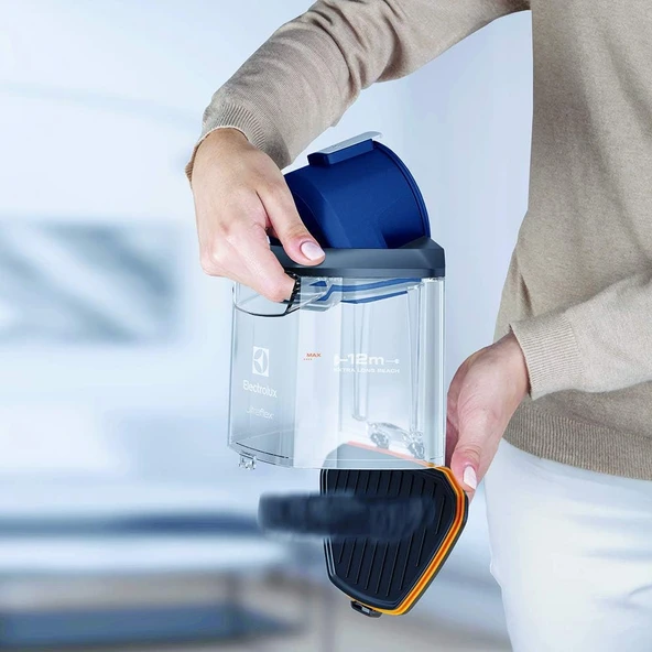 ELECTROLUX Ultraflex EUFC81DB Toz Torbasız Elektrikli Süpürge, 12 M Süpürme Yarıçapı, Kolay Boşaltılabilen Toz Haznesi, Yıkanabilir Hijyen Filtresi,%99 Toz Filtrasyonu - Resim 5