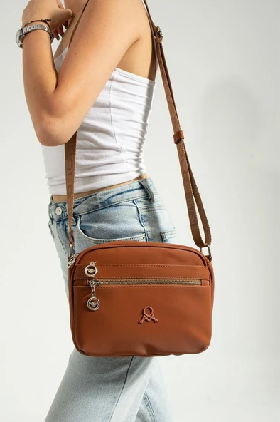 Kadın Postacı Çanta 23*18 Cm Çapraz Askılı Omuz Çantası Mega Bag Günlük Kullanıma Uygun - Resim 4