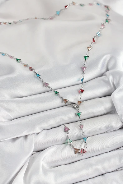 Pirinç Renkli Zirkon Taşlı Üçgen Model Gümüş Renk Kadın Y Kolye - Resim 2