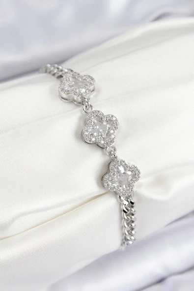 Pirinç Zirkon Taşlı Yonca Model Gümüş Renk Kadın Bileklik ürün görseli