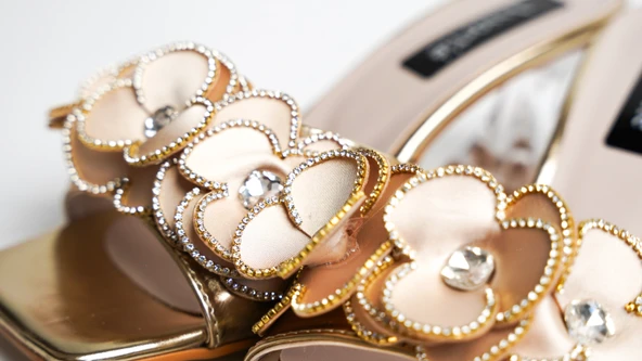 Assortie Altın Renk Taş Detaylı Çiçek Motifli Topuklu Terlik - 3