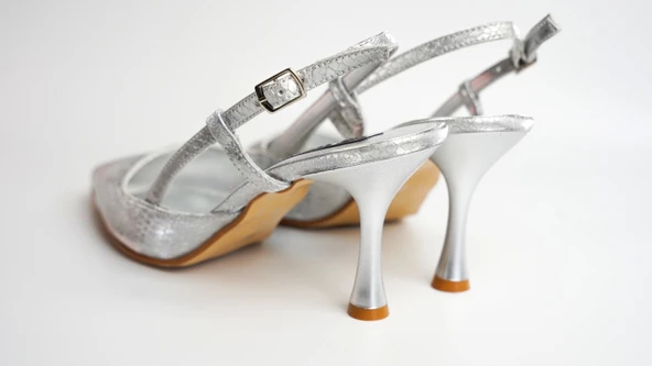 Assortie Gümüş Yılan Derisi Dokulu Topuklu Kadın Ayakkabı - 2