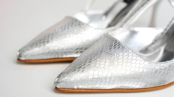 Assortie Gümüş Yılan Derisi Dokulu Topuklu Kadın Ayakkabı - 3