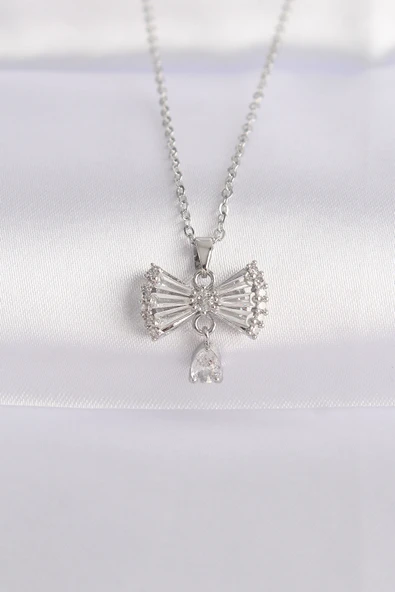 316L Çelik Zincir Gümüş Renk Zirkon Taşlı Kalp Detay Fiyonk Kolye - TJ-BKO8602 ürün görseli 1