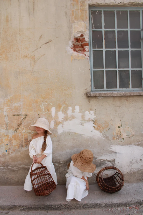 Beyaz Düşük Omuz Bluzlu Etek Takım - Resim 4