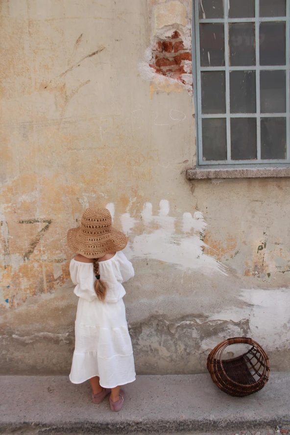 Beyaz Düşük Omuz Bluzlu Etek Takım - Resim 2