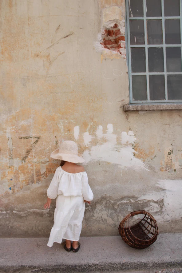 Beyaz Düşük Omuz Bluzlu Etek Takım - Resim 9