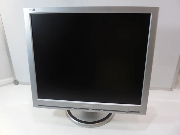 2. EL  PHILIPS 190S 19 inç Lcd Kare Monitör Vga Dvı Girişli