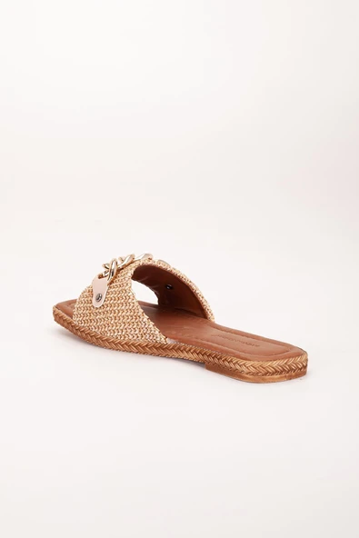 Kadın Düz Topuklu Terlik Bej Kalın Tek Bant Zincir Aksesuarlı Hasır - Resim 5