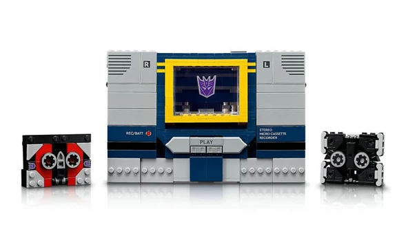 LEGO 10358  Icons Transformers: Soundwave - Resim 4