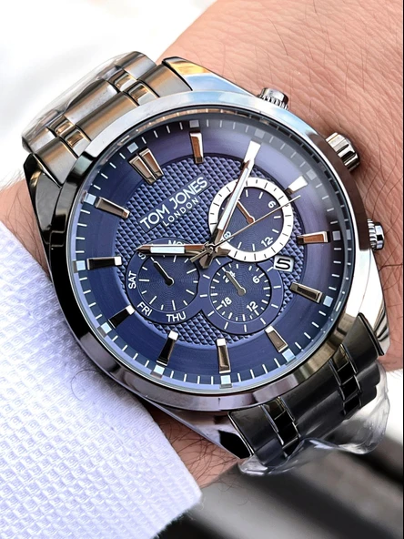 Tom Jones Çelik Kordon Tasarım Kadran  30 Mt Suya Dayanıklı Erkek Kol Saati EJT1.2301.05 ürün görseli