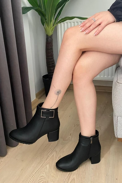 Kadın Trend Siyah Kare Tokalı ( 6 cm ) Topuklu Oval Burun Bot - 5