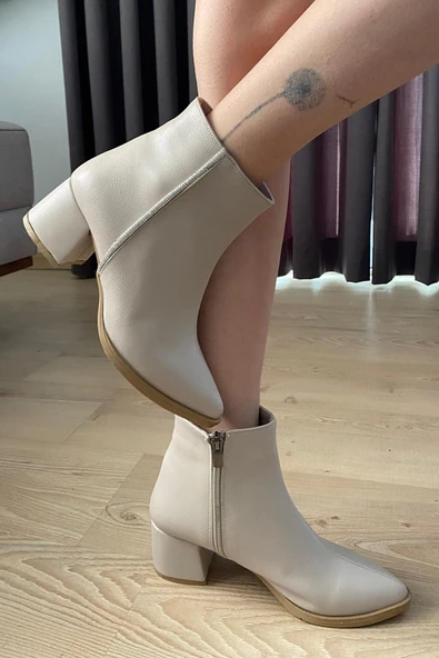 Kadın York Krem Cilt Yandan Taşlı ( 6 cm ) Topuklu Sivri Burun Bot - 2