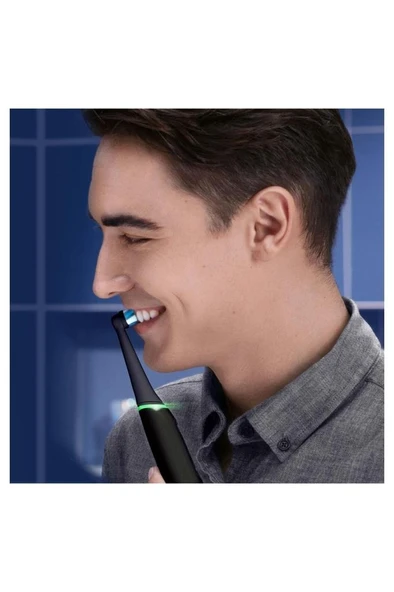 Oral-B iO6 Siyah Şarjlı Diş Fırçası – Yapay Zeka Destekli, Akıllı Temizlik, 5 Mod, Etkileşimli Ekran - Resim 5