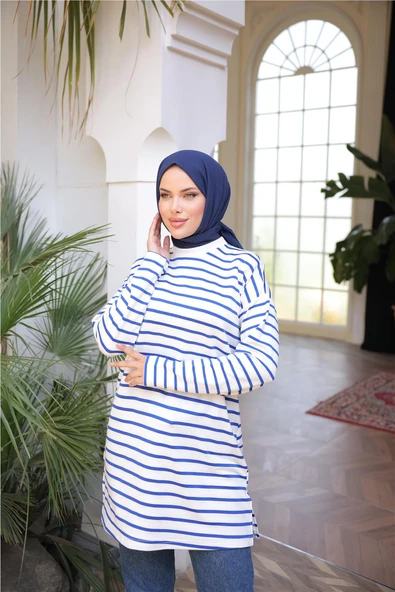 O Yaka Yatay Çizgili Uzun Kollu Kısa Yırtmaçlı Tunik - (38-46) - 71295 - Saks ürün görseli