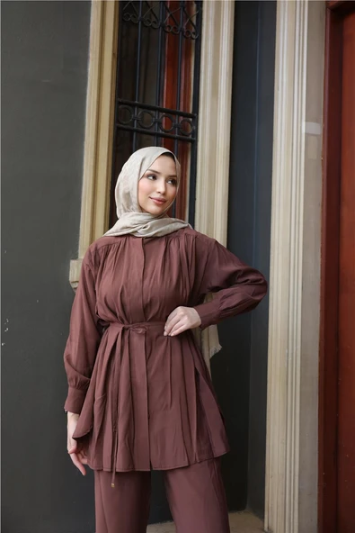 Belden Bağcıklı Büzgülü Kısa Tunik İkili Tesettür Eşofman Takımı - (38-46) - 71298 - Kahverengi - Resim 5