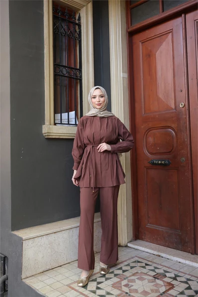 Belden Bağcıklı Büzgülü Kısa Tunik İkili Tesettür Eşofman Takımı - (38-46) - 71298 - Kahverengi ürün görseli