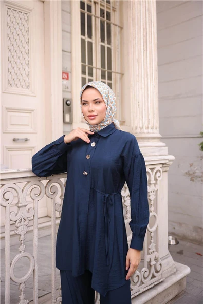 Gömlek Yaka Belden Yarı Bağcıklı Cepli Metal Düğme Detaylı İkili Tesettür Eşofman Takımı - (38-46) - 71293 - Lacivert - Resim 4