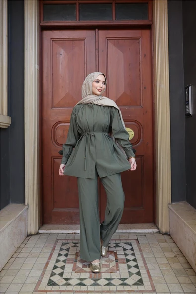 Belden Bağcıklı Büzgülü Kısa Tunik İkili Tesettür Eşofman Takımı - (38-46) - 71298 - Haki