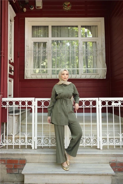 Gömlek Yaka Belden Bağcıklı Kısa Tunik İkili Tesettür Eşofman Takımı - (38-46) - 71299 - Haki ürün görseli