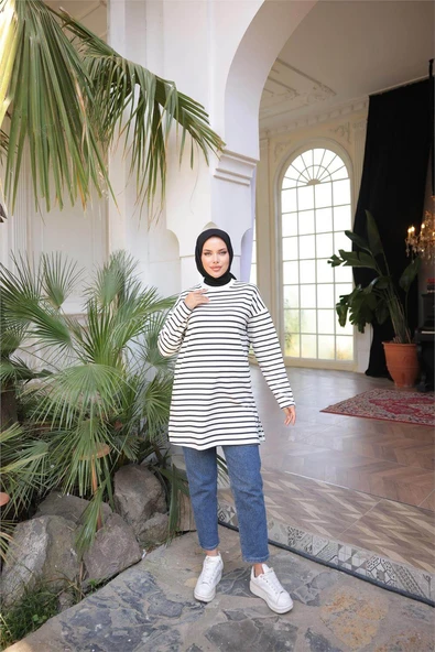 O Yaka Yatay Çizgili Uzun Kollu Kısa Yırtmaçlı Tunik - (38-46) - 71295 - Siyah - Resim 4