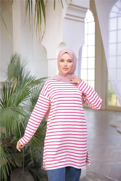 O Yaka Yatay Çizgili Uzun Kollu Kısa Yırtmaçlı Tunik - (38-46) - 71295 - Fuşya ürün görseli