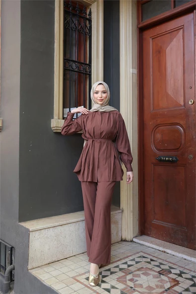 Belden Bağcıklı Büzgülü Kısa Tunik İkili Tesettür Eşofman Takımı - (38-46) - 71298 - Kahverengi - Resim 3