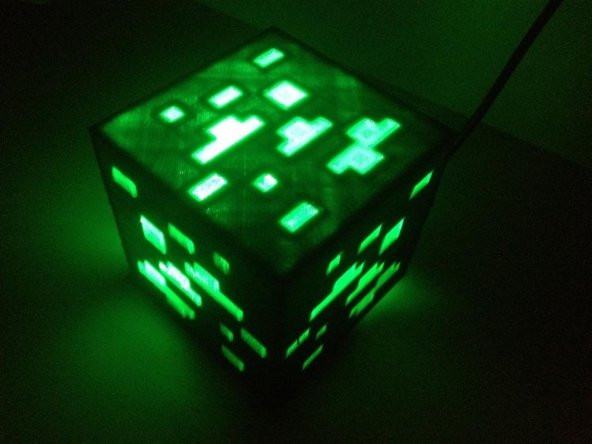 Minecraft Cevheri Gece Lambası Plastik Aparat