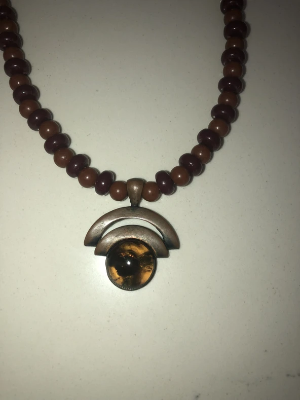 Metal Uçlu Kahve Boncuklu Kolye - 2