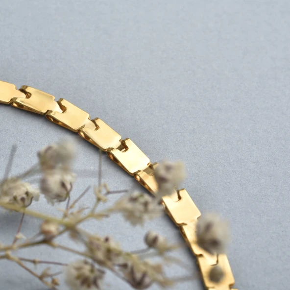 14 Ayar Altın Kaplama İtalyan Gösterişli Birbirine Geçen Kare Hafif Gümüş Bileklik - BP00105 - Resim 4