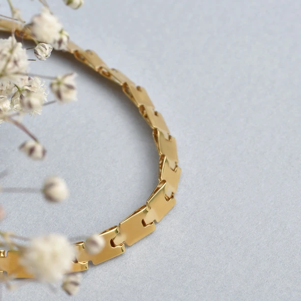 14 Ayar Altın Kaplama İtalyan Gösterişli Birbirine Geçen Kare Hafif Gümüş Bileklik - BP00105 - Resim 3