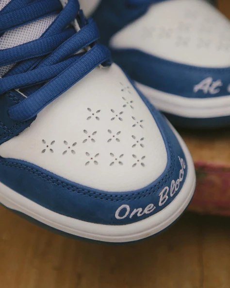 NIKE SB DUNK LOW X BORN X RAISED WHITE BLUE - Resim 11