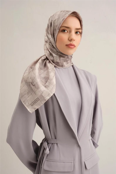 Monogram Desenli Saf İpek Sura Eşarp 9339 81