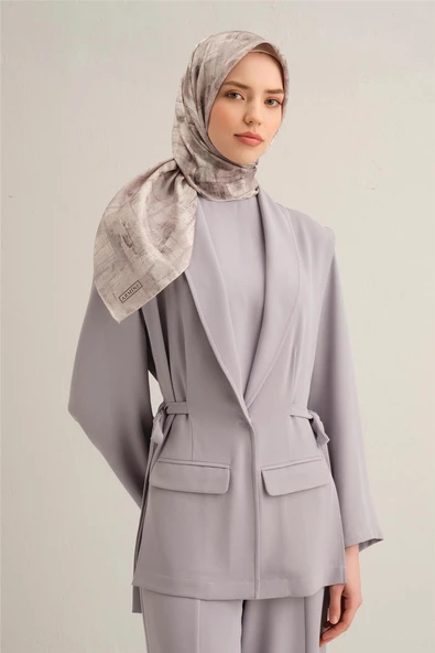 Monogram Desenli Saf İpek Sura Eşarp 9339 81 - 2