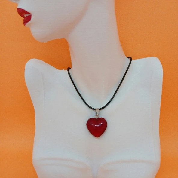 Semoş Kozmetik Deri İpli Akik Doğal Taş Kalpli Kolye ürün görseli