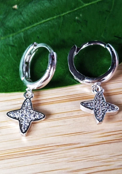 Monalisa Home Gümüş Renk Lüks Gösterişli Yıldız Figürlü Küpe ürün görseli 1