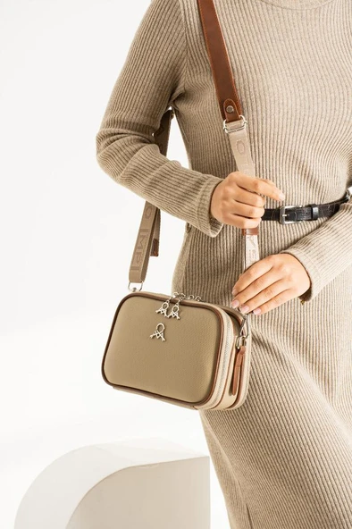 Çapraz Askılı Kadın Omuz Çantası 25*15 Cm Vegan Deri Mega Bag Postacı Çanta Suni Deri - 1