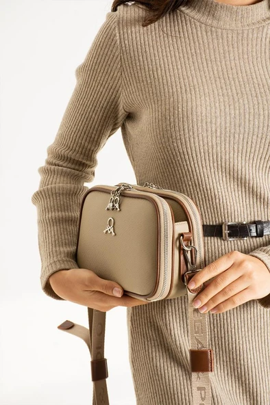 Çapraz Askılı Kadın Omuz Çantası 25*15 Cm Vegan Deri Mega Bag Postacı Çanta Suni Deri - 3