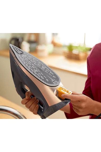 Philips Azur Buharlı Ütü 7500 Serisi Efsane Yenilendi, Şimdi 3200w Dst7510/80 300 Ml, 3200w - 3