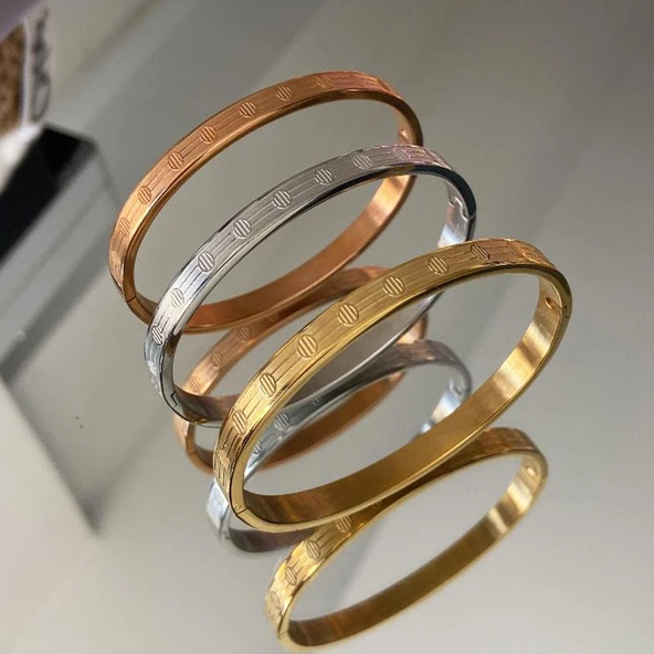 Üçlü Renkli Çelik Kelepçe ürün görseli