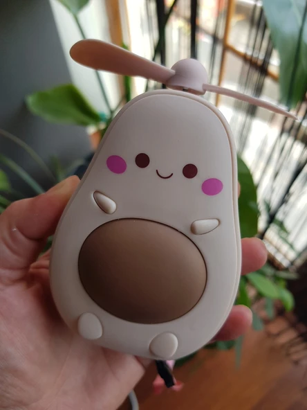 Sevimli Avokado Tasarımlı Led Işıklı USB Kablolu Mini Fan I Masa Üstü Ve Boyun Kullanımı Vantilatör