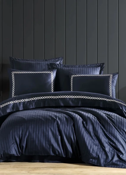 Dantela Nüans Nakışlı Pamuk Saten Yollu Çift Kişilik Nevresim Takımı-Lacivert