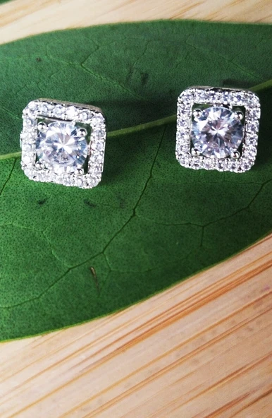 Monalisa Home Gümüş Renk Lüks Gösterişli Kare Taş Küpe ürün görseli 1