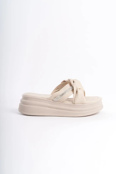 JET-CLARA Düz Topuklu Kurdele Desenli Taşlı Kalın ve Ortopedik Taban Kadın Terlik  CKT - Krem - Resim 6