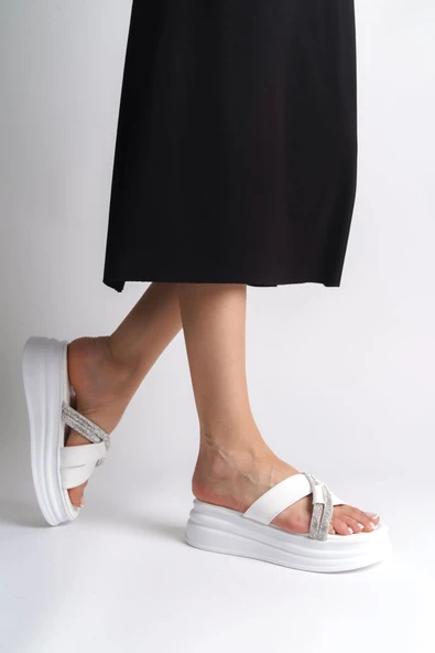 JET-RUBY Düz Topuklu Taşlı Çapraz Şeritli Kalın ve Ortopedik Taban Kadın Terlik  CBT - Beyaz - Resim 3