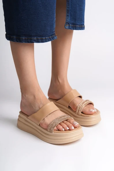 JET-SARAH Düz Topuklu Taşlı Şeritli Kalın ve Ortopedik Taban Kadın Terlik CTT - Ten ürün görseli