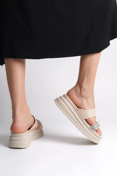 JET-SARAH Düz Topuklu Taşlı Şeritli Kalın ve Ortopedik Taban Kadın Terlik  CKT - Krem - Resim 3