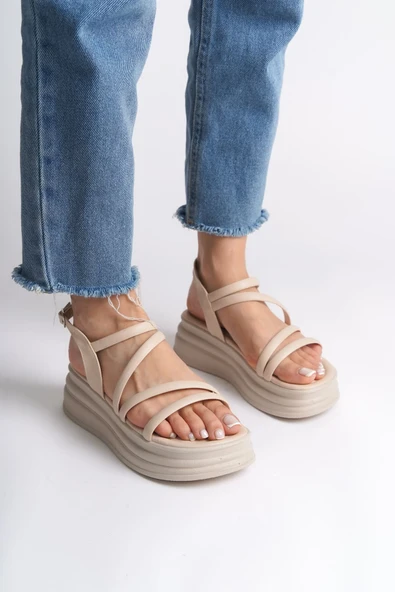 JET-NATALIE İnce Tokalı Şerit Detaylı Ortopedik Taban Kadın Sandalet  CKT - Krem ürün görseli